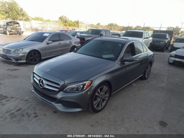 55SWF4JB8JU275598 Mercedes-Benz C-class C 300