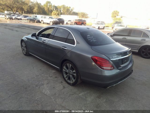 55SWF4JB8JU275598 Mercedes-Benz C-class C 300