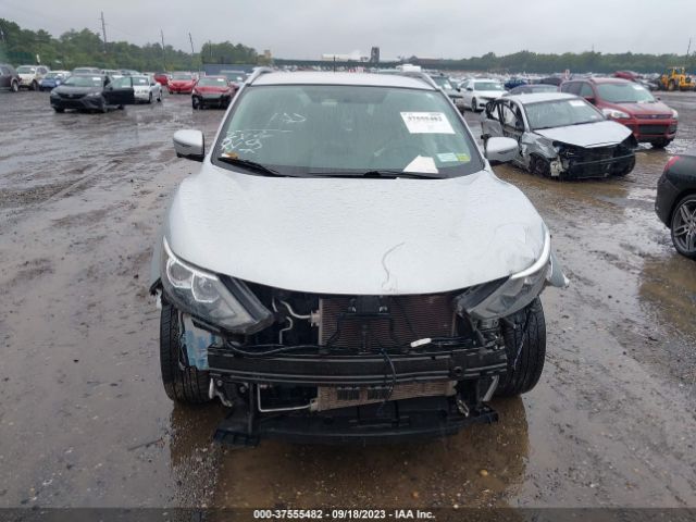 JN1BJ1CR8JW287059 Nissan Rogue Sport Sl