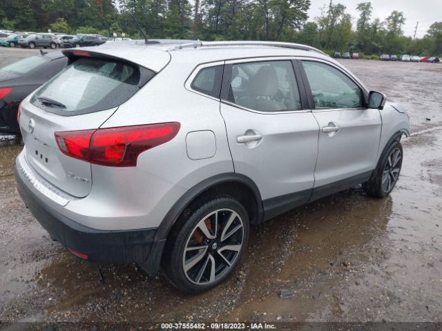 JN1BJ1CR8JW287059 Nissan Rogue Sport Sl
