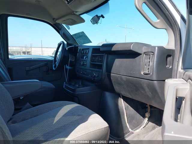 2017 CHEVROLET EXPRESS PASSENGER LT VIN: 1GAZGPFG2H1219248