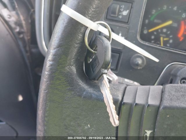 1987 SAAB 900 YS3AT75L2H7038011 Photo 10