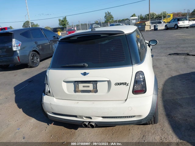 2006 MINI COOPER HARDTOP S VIN: WMWRE33596TL17135