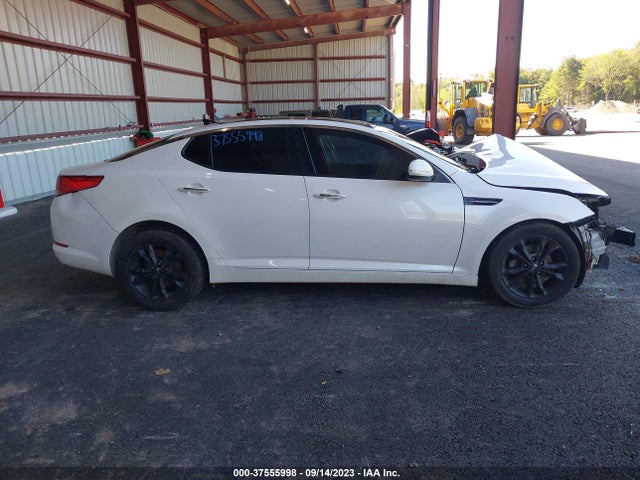 2011 KIA OPTIMA EX VIN: KNAGN4A75B5114940
