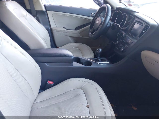 2011 KIA OPTIMA EX VIN: KNAGN4A75B5114940