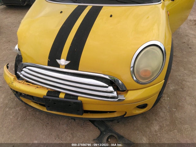 2009 MINI COOPER WMWMF335X9TT69224 Photo 9
