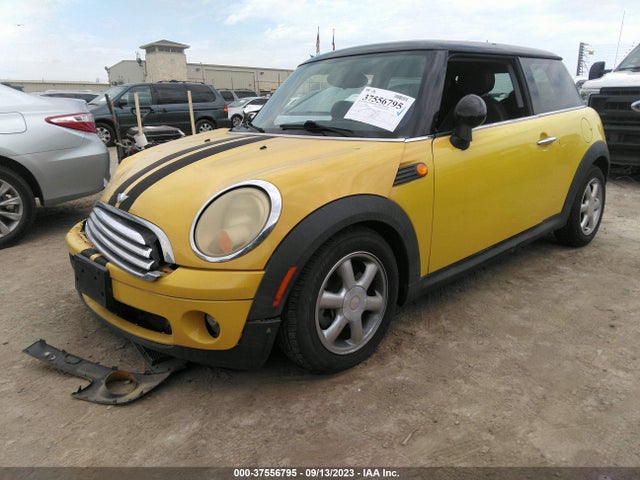 2009 MINI COOPER WMWMF335X9TT69224 Photo 1