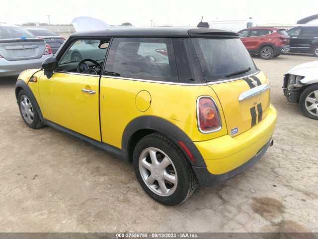 2009 MINI COOPER WMWMF335X9TT69224 Photo 2