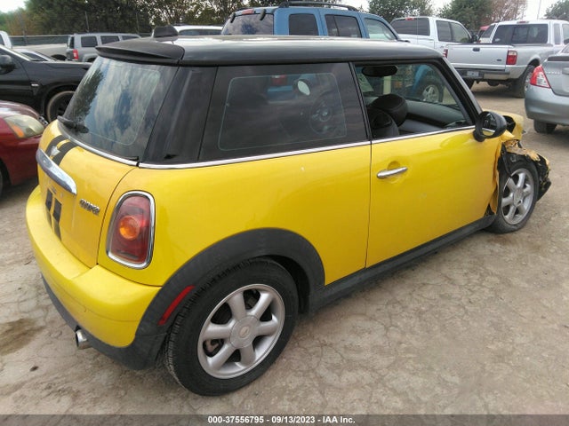 2009 MINI COOPER WMWMF335X9TT69224 Photo 3