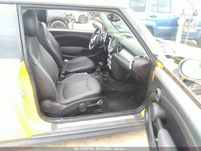 2009 MINI COOPER WMWMF335X9TT69224 Photo 4