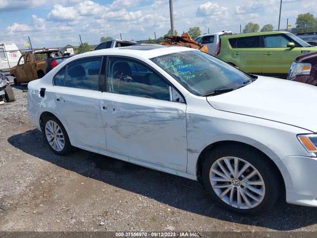 3VWD17AJ2FM311530 Volkswagen Jetta Sedan 1.8t Se