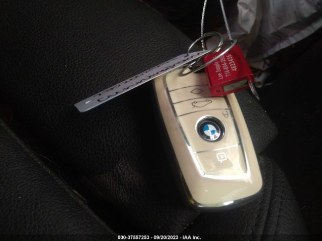 WBA8B9G39HNU57239 BMW 3 Series 330i
