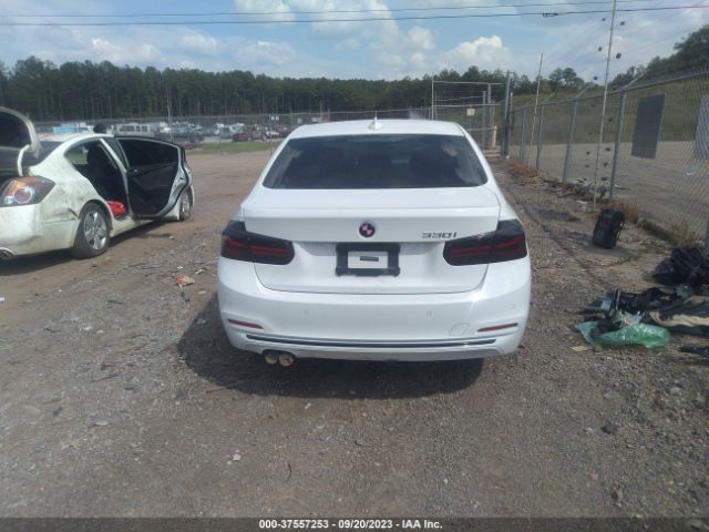 WBA8B9G39HNU57239 BMW 3 Series 330i