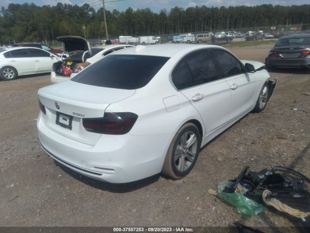 WBA8B9G39HNU57239 BMW 3 Series 330i