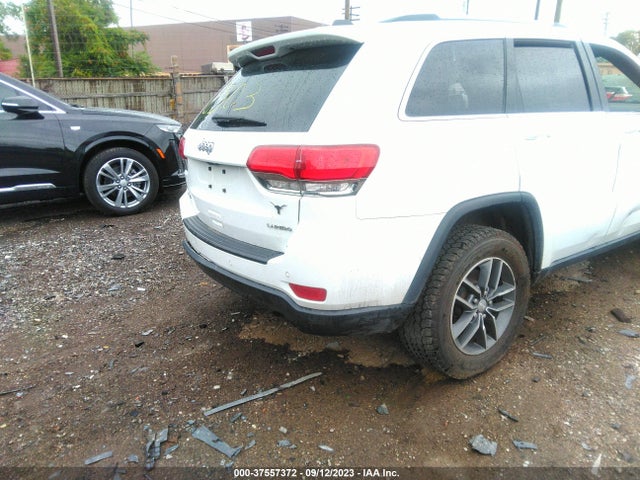 1C4RJFAG0JC388303 Jeep Grand Cherokee Laredo E