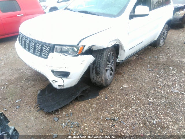 1C4RJFAG0JC388303 Jeep Grand Cherokee Laredo E