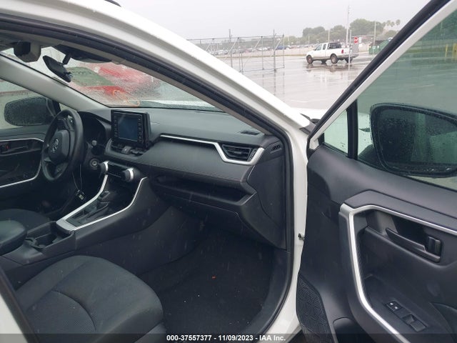 Toyota RAV4 LE 2019 2T3H1RFV2KW049643 Image 5