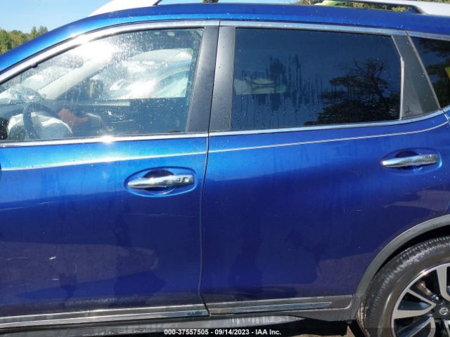 JN8AT2MV1JW350611 Nissan Rogue Sl