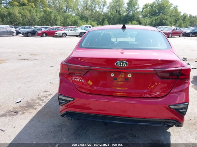 3KPF24AD4ME319055 KIA Forte Lxs