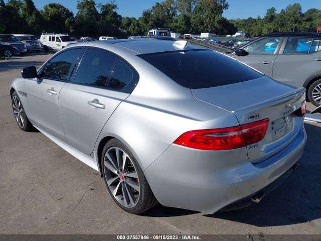 2017 JAGUAR XE SAJAL4BV4HA959971 Photo 2