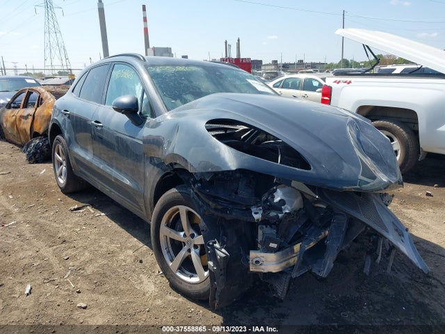 2017 PORSCHE MACAN WP1AA2A58HLB07328 Photo 0