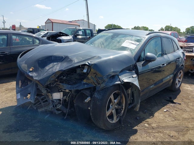 2017 PORSCHE MACAN WP1AA2A58HLB07328 Photo 1