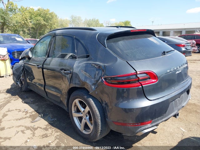 2017 PORSCHE MACAN WP1AA2A58HLB07328 Photo 2