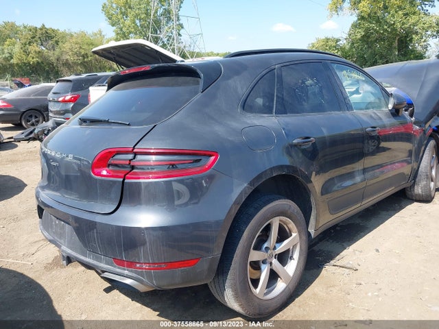 2017 PORSCHE MACAN WP1AA2A58HLB07328 Photo 3