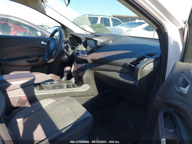 1FMCU0GD3HUE05795 Ford ESCAPE SE