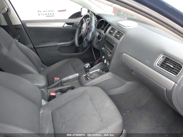 3VWD17AJ8FM223565 Volkswagen Jetta Sedan 1.8t Se