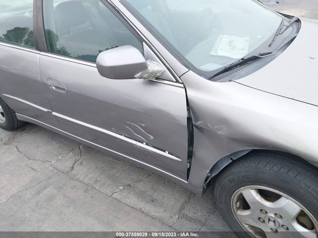 2000 HONDA ACCORD SDN EX W/LEATHER VIN: 1HGCG1657YA079126