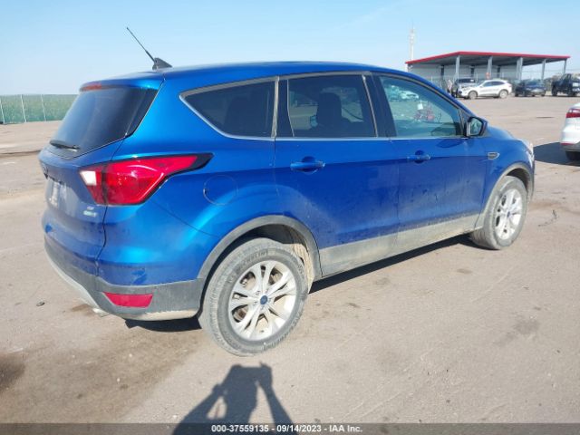 1FMCU9GDXKUA63340 Ford ESCAPE SE