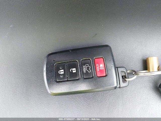 Toyota Rav4 Limited 2016 JTMDFREV5GJ090467 Image 11