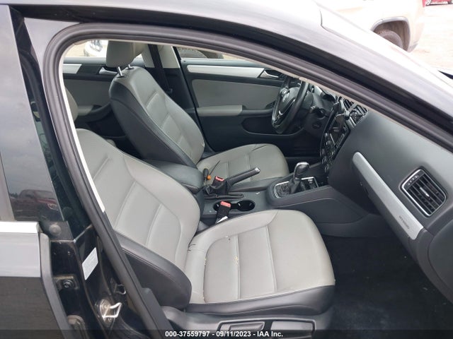 3VW637AJ1FM425229 Volkswagen Jetta Sedan Hybrid Sel Premium