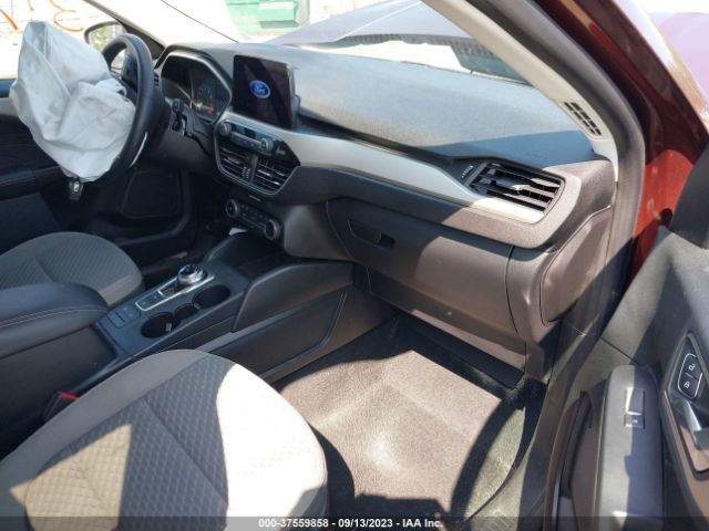1FMCU0G60MUB05840 Ford ESCAPE SE