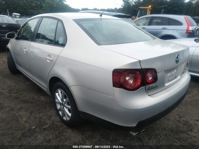 2010 VOLKSWAGEN JETTA SEDAN LIMITED VIN: 3VWRZ7AJXAM157107