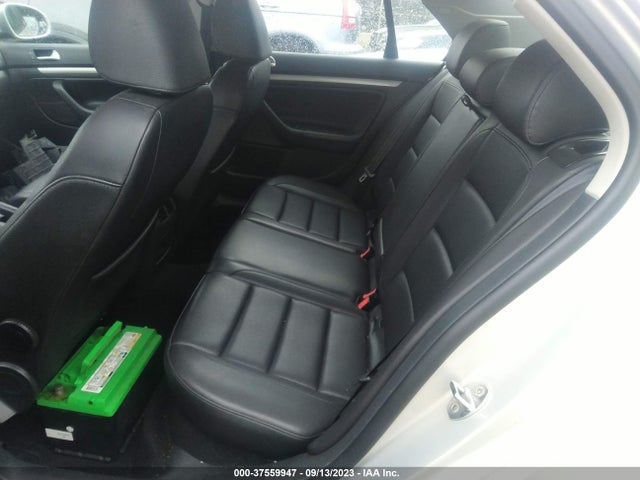 2010 VOLKSWAGEN JETTA SEDAN LIMITED VIN: 3VWRZ7AJXAM157107