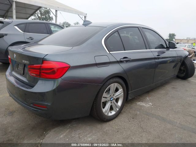 WBA8B9G57JNU97438 BMW 3 Series 330i