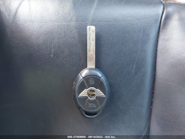 2006 MINI COOPER S WMWRH33566TK59718 Photo 10