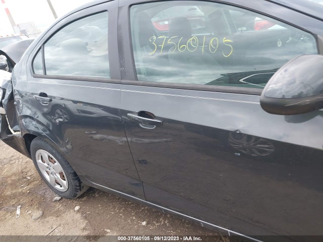 Chevrolet SONIC LS 2014 1G1JA5SH5E4222043 Image 13