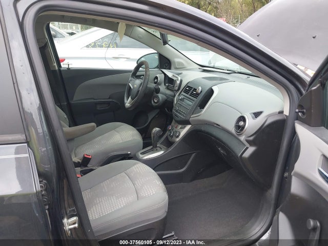 Chevrolet SONIC LS 2014 1G1JA5SH5E4222043 Image 5