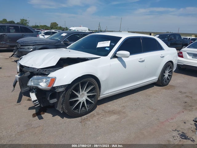 Chrysler 300 2014 2C3CCAAG5EH276123 Image 2