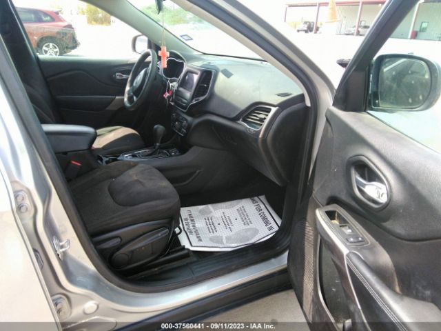 1C4PJLCB7KD203540 Jeep Cherokee Latitude