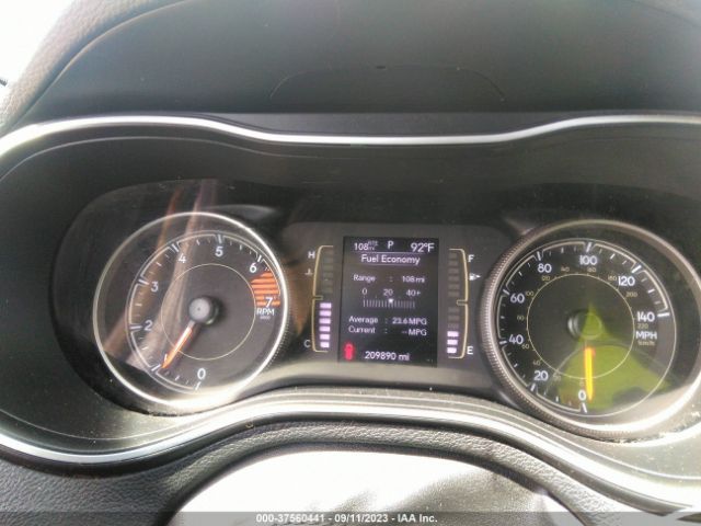 1C4PJLCB7KD203540 Jeep Cherokee Latitude