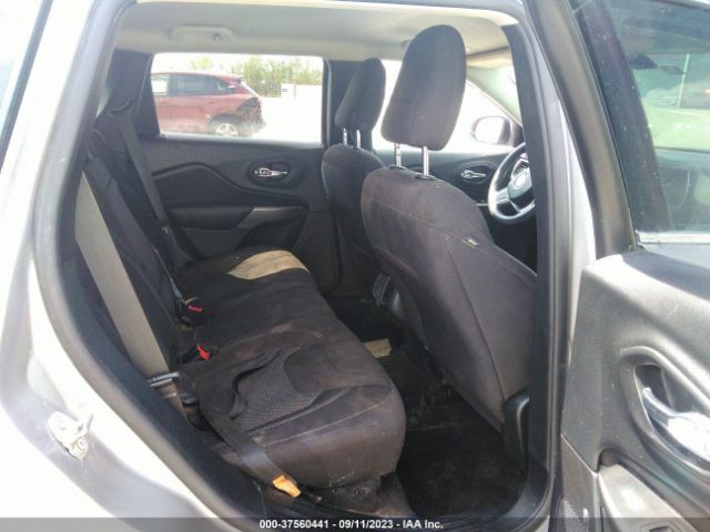 1C4PJLCB7KD203540 Jeep Cherokee Latitude