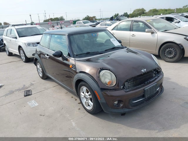 2011 MINI COOPER WMWSU3C52BT092085 Photo 0