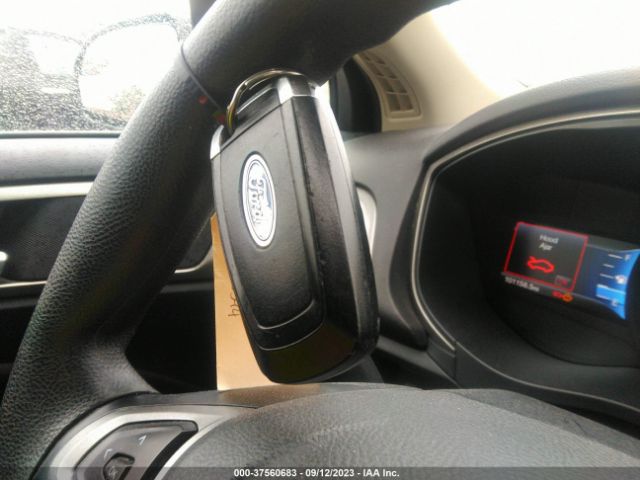 3FA6P0H76JR185394 Ford FUSION SE