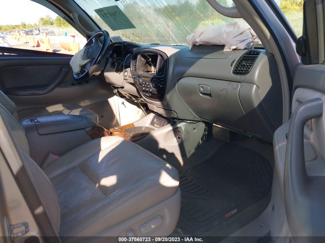 2005 TOYOTA SEQUOIA SR5 VIN: 5TDBT44A55S249070