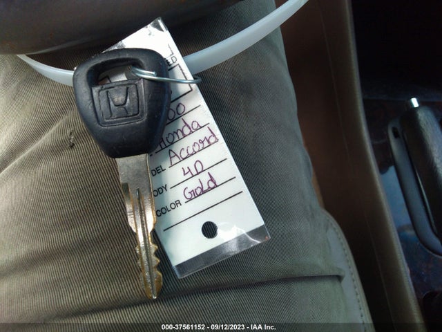 2000 HONDA ACCORD 3.0 EX VIN: 1HGCG1657YA091860