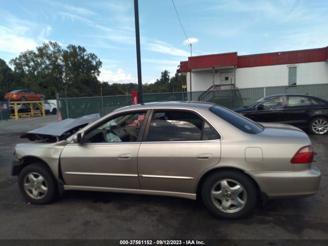 2000 HONDA ACCORD 3.0 EX VIN: 1HGCG1657YA091860